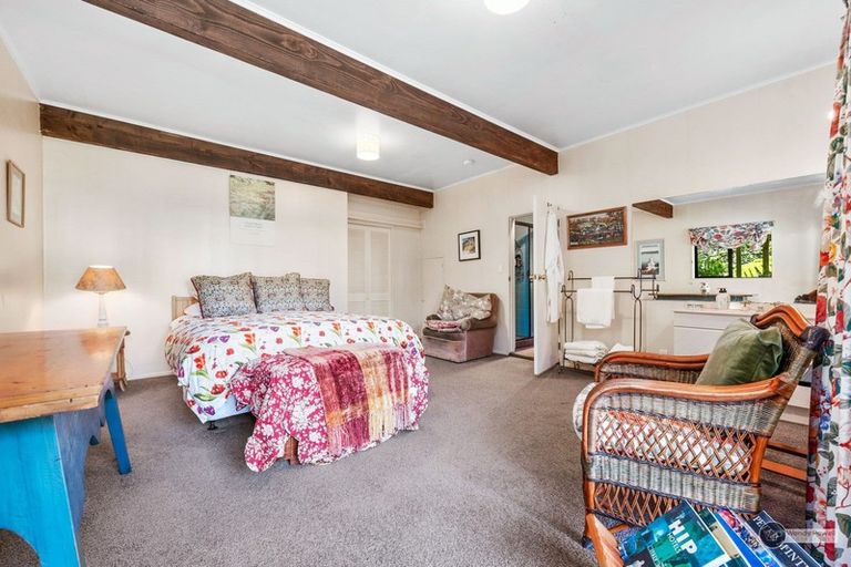 Photo of property in 2 Lady Bell Grove, Lowry Bay, Lower Hutt, 5013