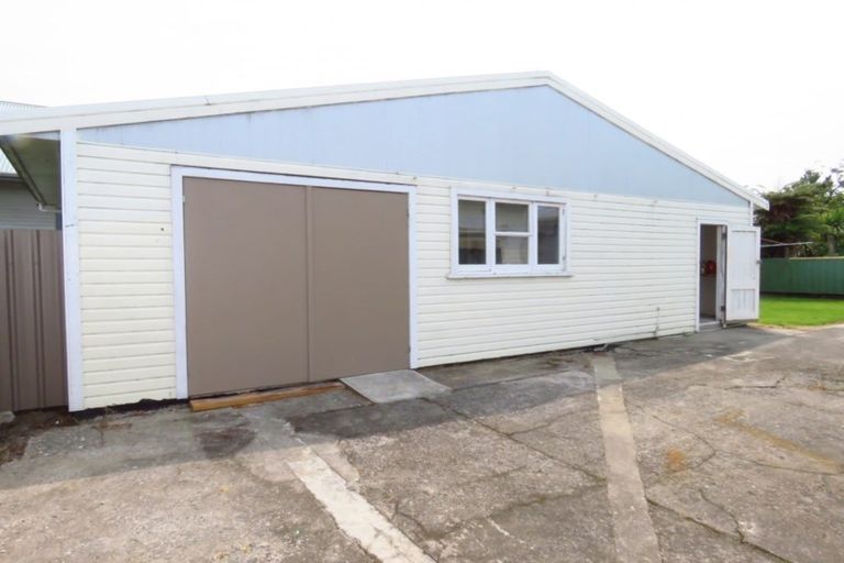 Photo of property in 62 Romilly Street, Westport, 7825