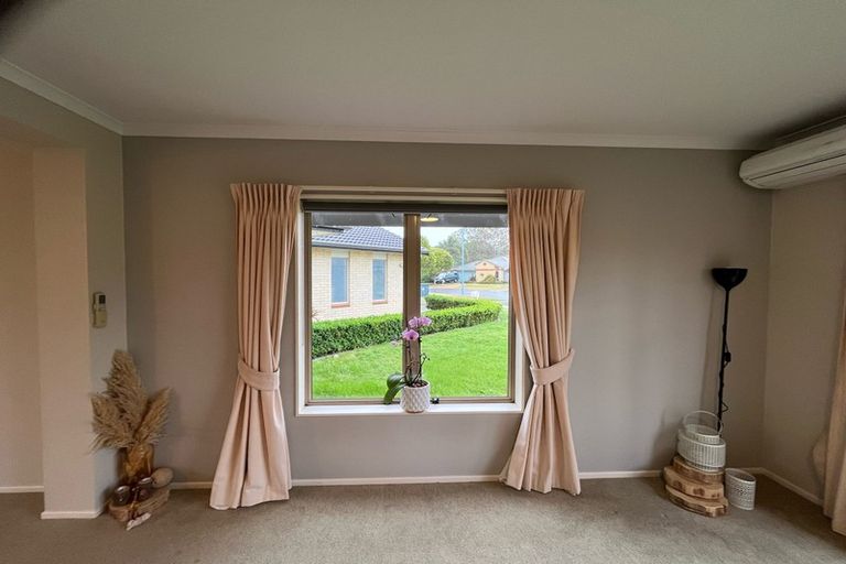 Photo of property in 1 Mcleod Place, Papamoa Beach, Papamoa, 3118