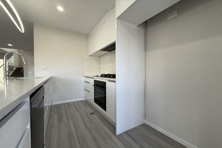 Photo of property in 4 Tawapou Close, Massey, Auckland, 0614