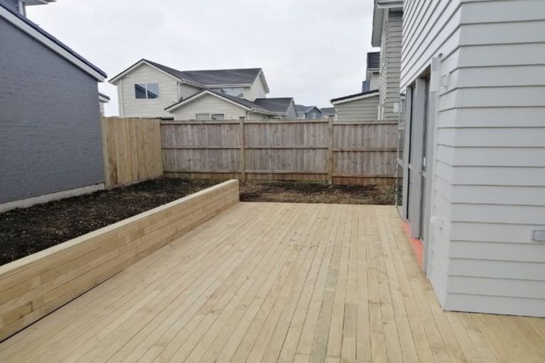 Photo of property in 1 Peat Way, Takanini, 2112