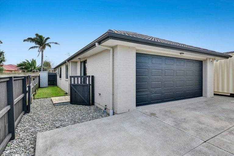 Photo of property in 17 The Rise, Gulf Harbour, Whangaparaoa, 0930