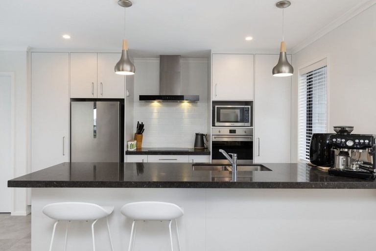 Photo of property in 204 Te Okuroa Drive, Papamoa, 3118