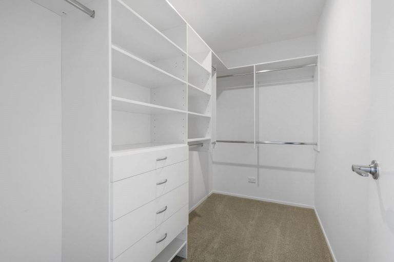 Photo of property in 28 Kilmacrennan Drive, Rosehill, Papakura, 2113