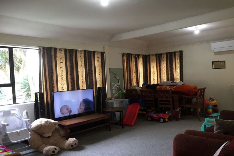 Photo of property in 81 Monorgan Road, Strathmore Park, Wellington, 6022