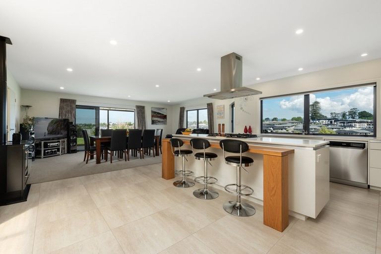 Photo of property in 18 Southill Way, Pyes Pa, Tauranga, 3112