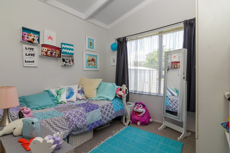 Photo of property in 21 Cypress Place, Owhata, Rotorua, 3010