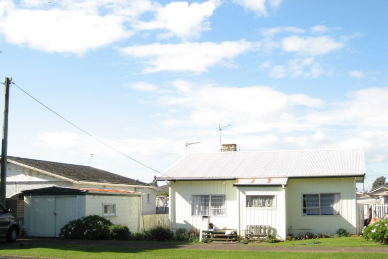 Photo of property in 11 Richmond Street, Fitzroy, New Plymouth, 4312