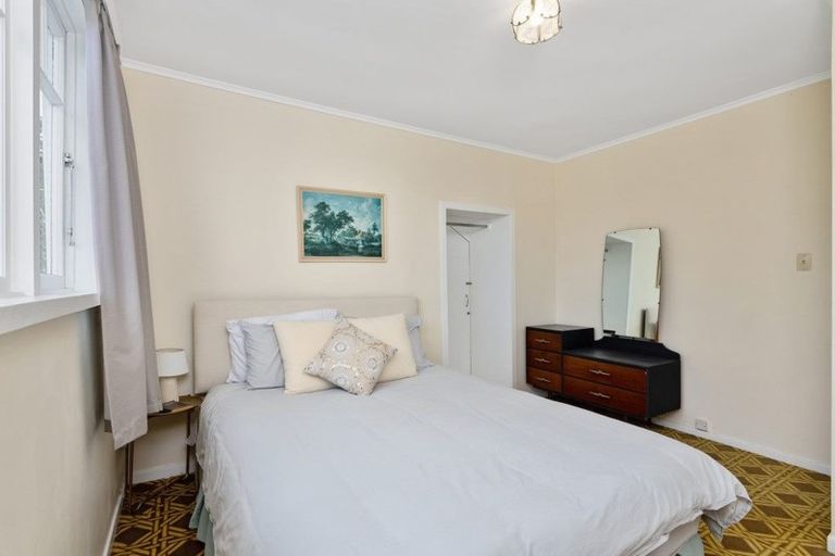 Photo of property in 20 Vincent Road, Northcote Point, Auckland, 0627