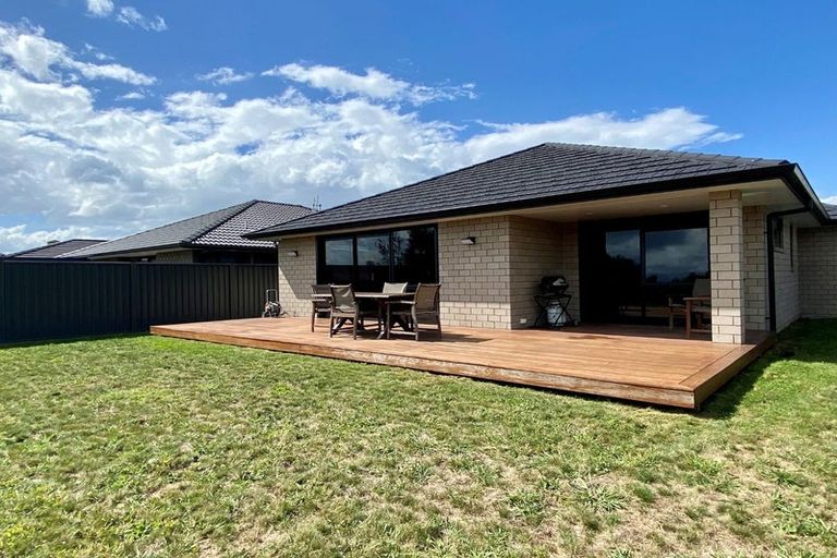 Photo of property in 3 Carriage Close, Omokoroa, 3114