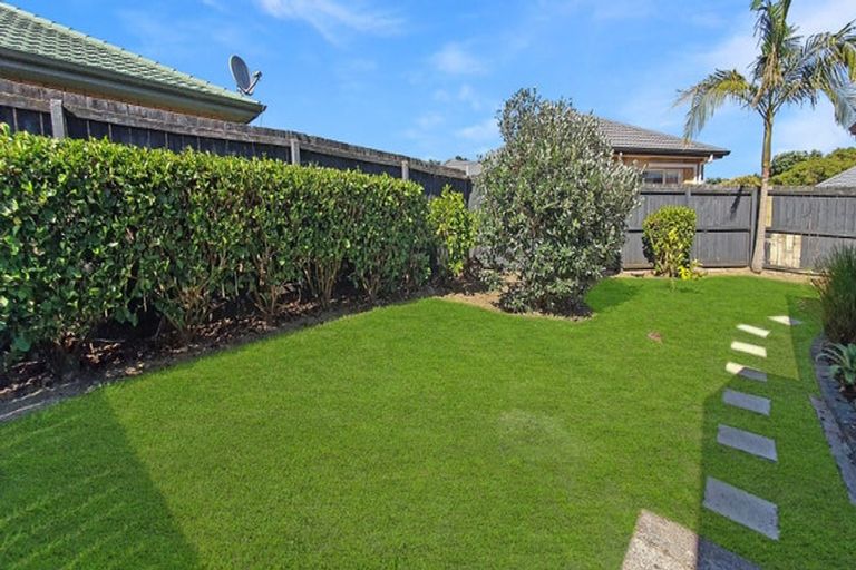 Photo of property in 33 Pitt Avenue, Clendon Park, Auckland, 2103
