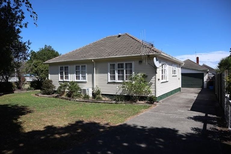 Photo of property in 145 Rangiora Avenue, Roslyn, Palmerston North, 4414