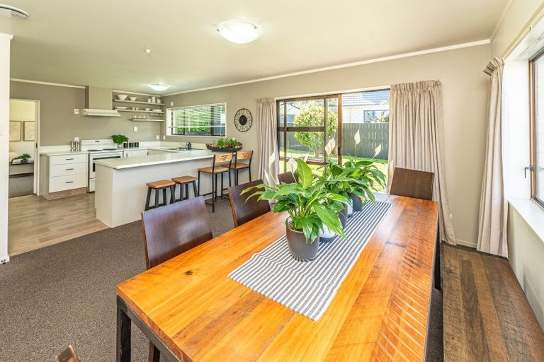 Photo of property in 5 Linda Place, Saint Johns Hill, Whanganui, 4501