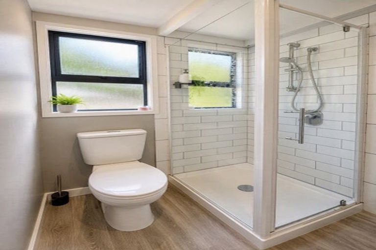 Photo of property in 43 Great North Road, Waipawa, 4210