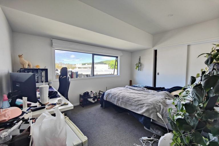 Photo of property in 77b Herald Street, Berhampore, Wellington, 6023