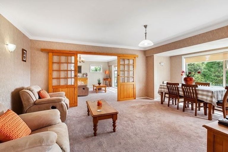 Photo of property in 59 Sunrise Boulevard, Tawa, Wellington, 5028