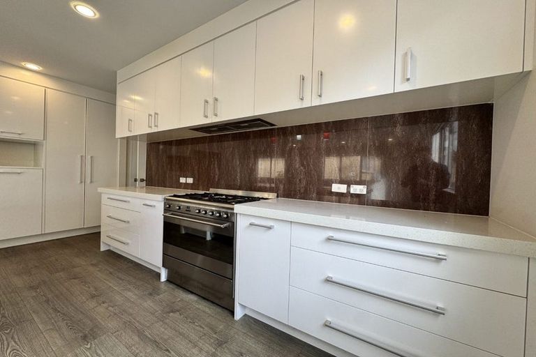 Photo of property in 39 Travis View Drive, Fairview Heights, Auckland, 0632