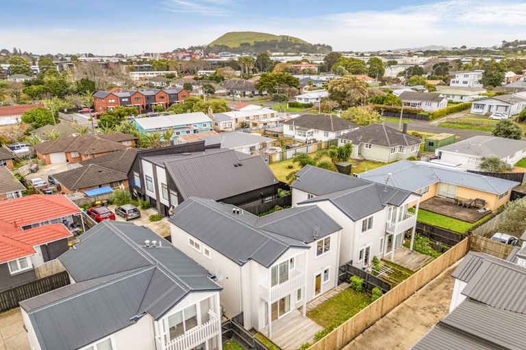 Photo of property in 17c Holland Avenue, Point England, Auckland, 1072