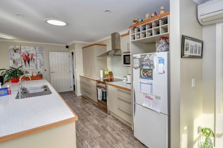 Photo of property in 5 Saint James Place, Fairfield, Dunedin, 9018