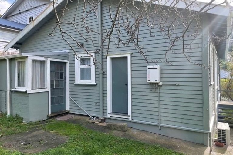 Photo of property in 23 Medway Street, Island Bay, Wellington, 6023