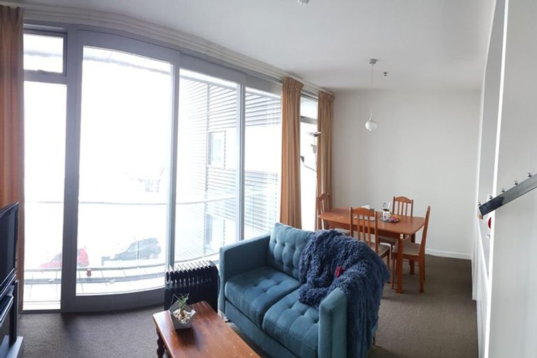 Photo of property in Montreaux Apartments, 2j/164 The Terrace, Wellington Central, Wellington, 6011