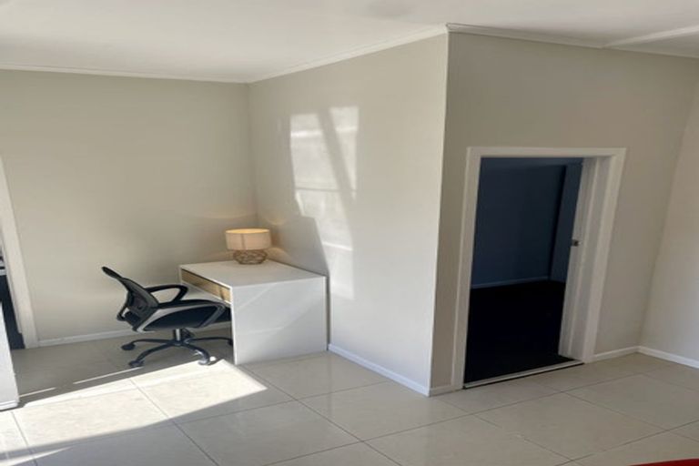 Photo of property in 26 Miller Road, Mangere Bridge, Auckland, 2022