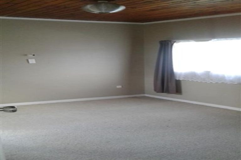 Photo of property in 2 Valley Road, Hikurangi, 0114