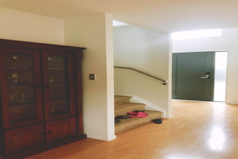 Photo of property in 10b Harrybrook Road, Green Bay, Auckland, 0604