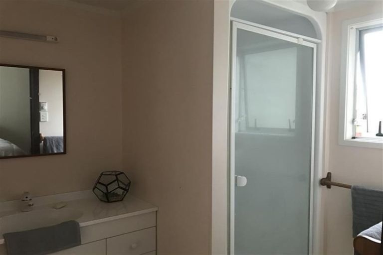 Photo of property in 2/9 Courant Place, Clover Park, Auckland, 2019