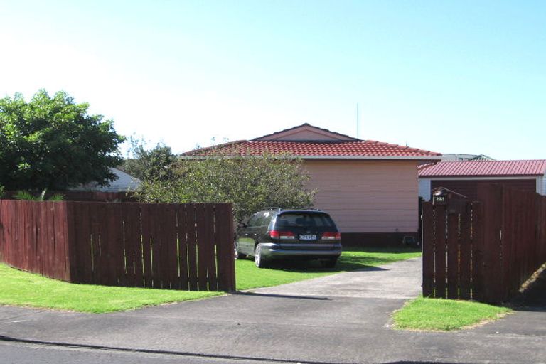 Photo of property in 25 Glenhaven Place, Te Atatu Peninsula, Auckland, 0610