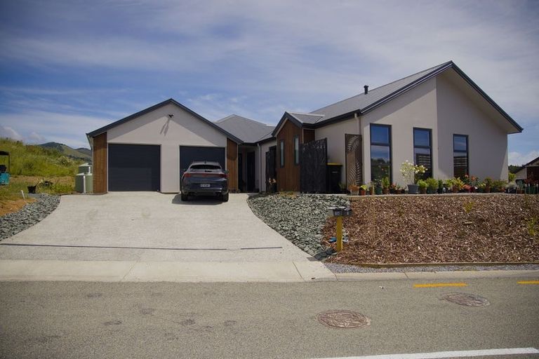 Photo of property in 1 Hill Tops Way, Stoke, Nelson, 7011