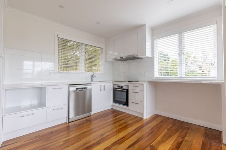 Photo of property in 70 Hillcrest Avenue, Hillcrest, Auckland, 0627