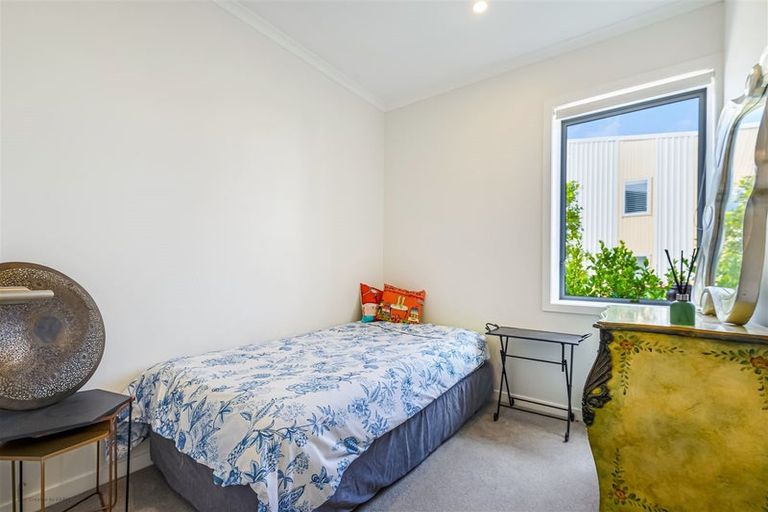 Photo of property in 4/2 Warrant Officer Lane, Hobsonville, Auckland, 0616