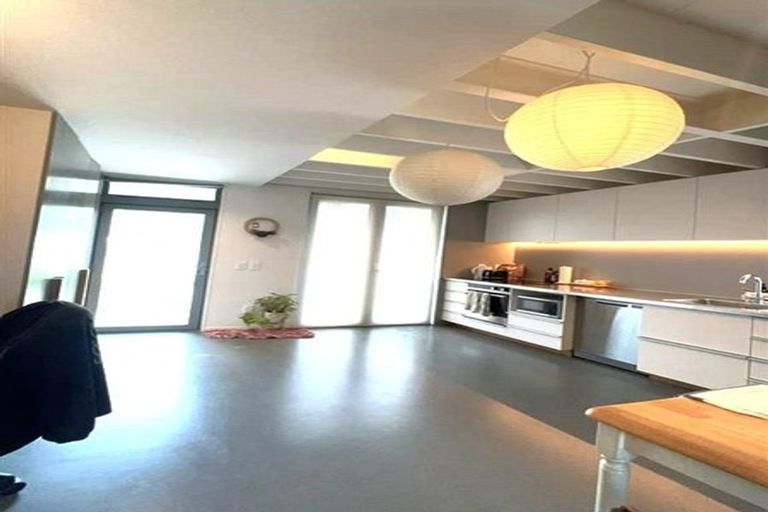 Photo of property in 383 Adelaide Road, Newtown, Wellington, 6021