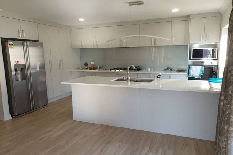 Photo of property in 32 Koroheke Road, Takanini, 2110