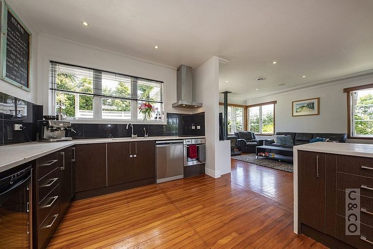 Photo of property in 41 Riverhead Road, Kumeu, 0810
