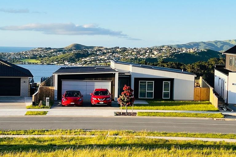 Photo of property in 36 Queen Charlotte Drive, Aotea, Porirua, 5024