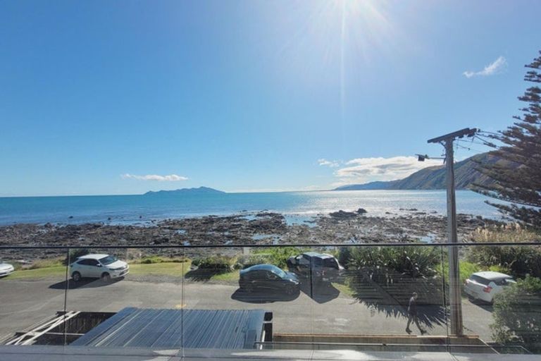Photo of property in 32 Ocean Parade, Pukerua Bay, 5026