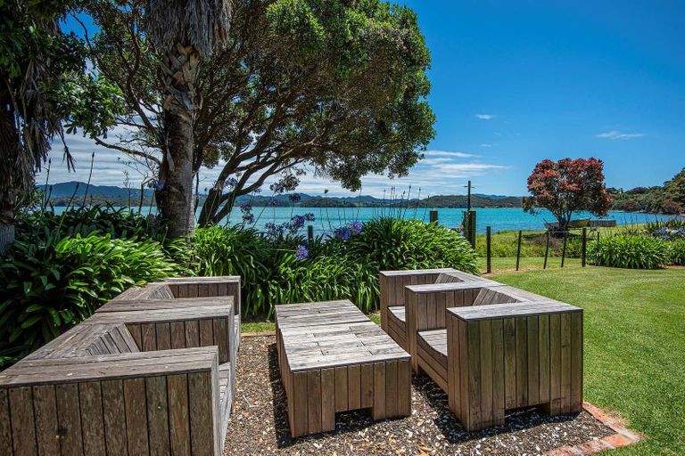 Photo of property in 950 Whangaruru Road North, Whangaruru, Russell, 0184