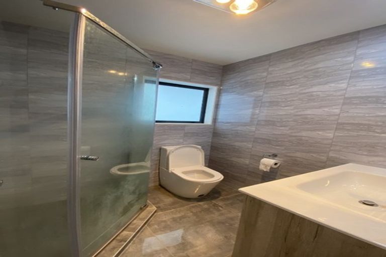 Photo of property in 8b Martin Road, Manurewa, Auckland, 2102