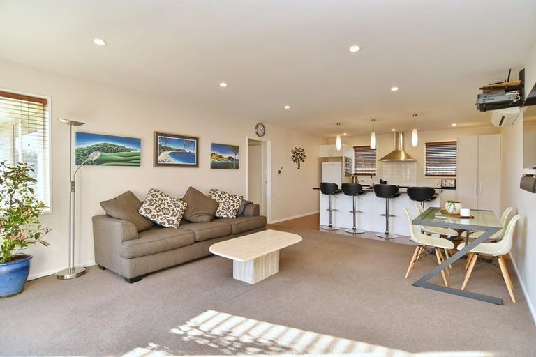 Photo of property in 10 Wairepo Close, Rangiora, 7400