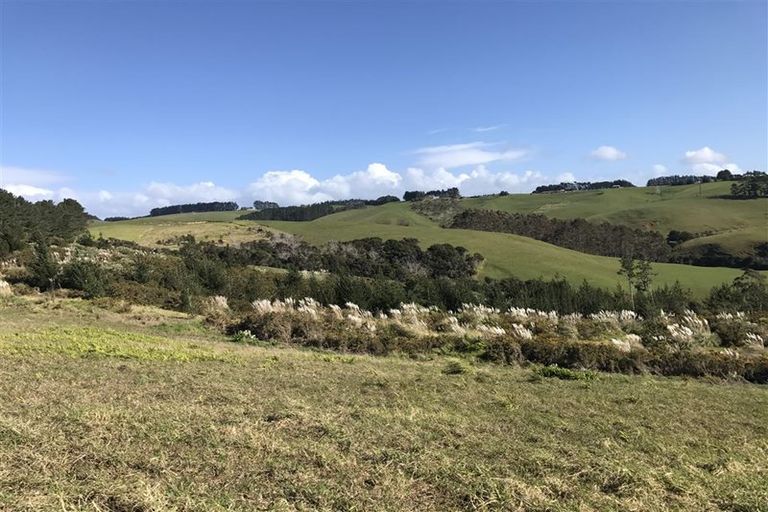 Photo of property in 24 Pekama Drive, Cable Bay, 0420