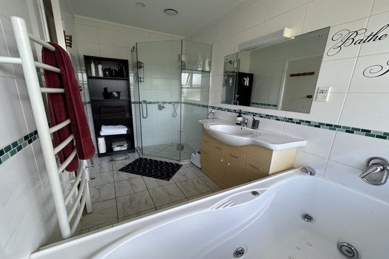 Photo of property in 1 Richardson Avenue, Pukekohe, 2120