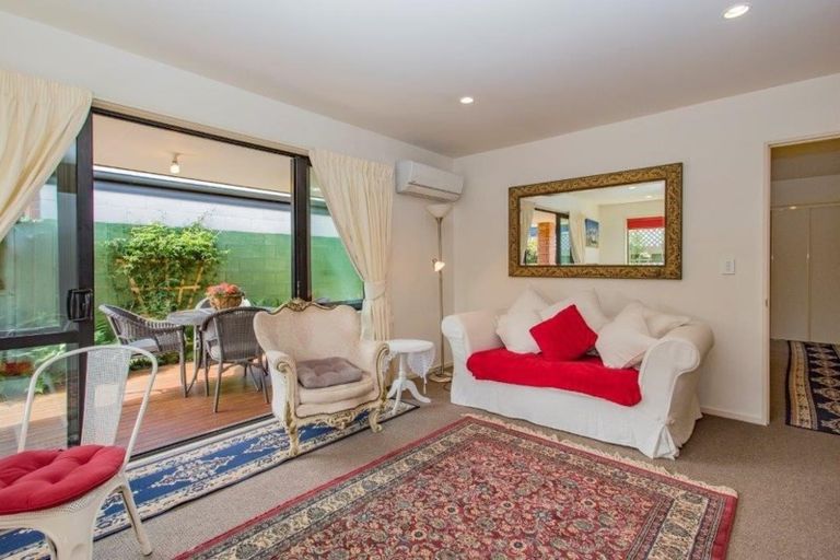 Photo of property in 2/85 Yaldhurst Road, Sockburn, Christchurch, 8042