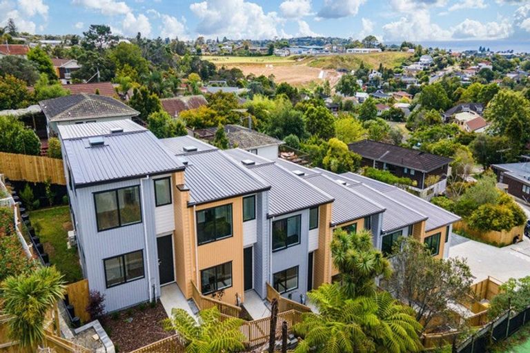 Photo of property in 19d Elmira Place, Browns Bay, Auckland, 0630