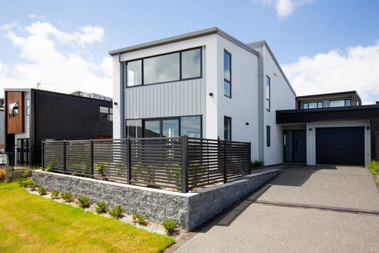 Photo of property in 2b Kaiaho Close, Aotea, Porirua, 5024