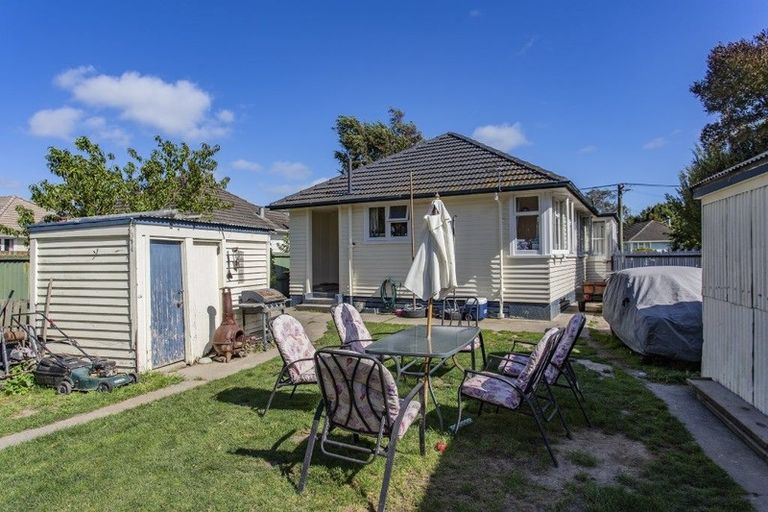 Photo of property in 18 Oakland Street, Northcote, Christchurch, 8052