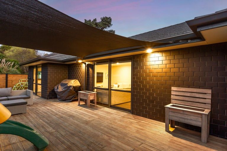 Photo of property in 1 Genoa Place, Whitby, Porirua, 5024