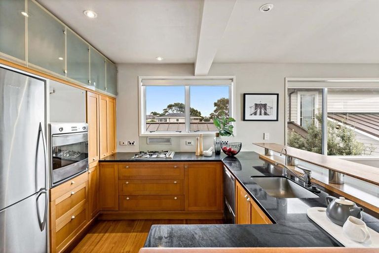 Photo of property in 2/8a Audrey Road, Takapuna, Auckland, 0620