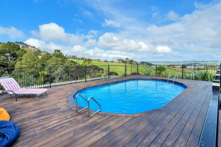 Photo of property in 64 Kaipara Coast Highway, Helensville, Kaukapakapa, 0871